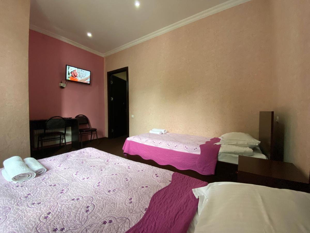 Hotel Shalimar Τυφλίδα Εξωτερικό φωτογραφία