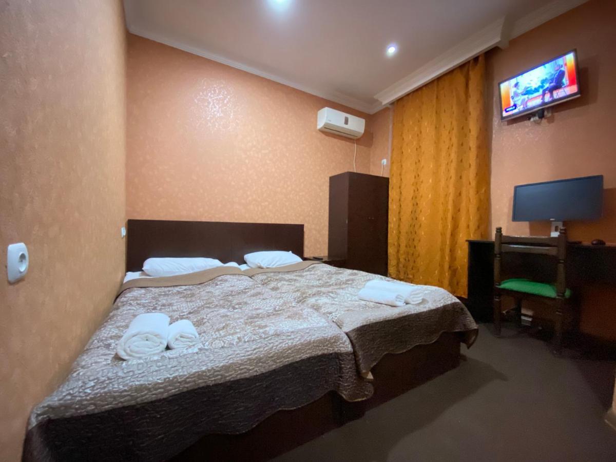 Hotel Shalimar Τυφλίδα Εξωτερικό φωτογραφία
