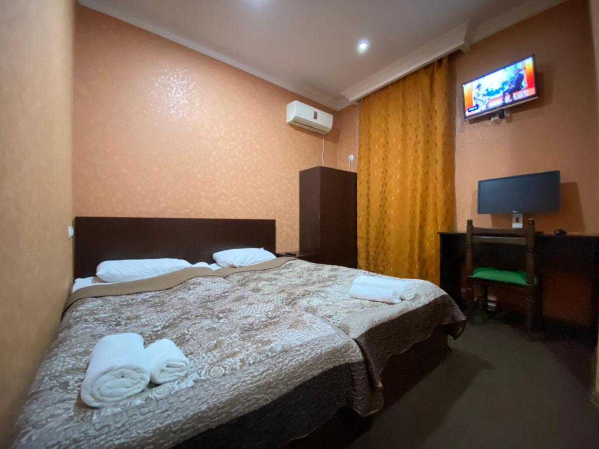 Hotel Shalimar Τυφλίδα Εξωτερικό φωτογραφία