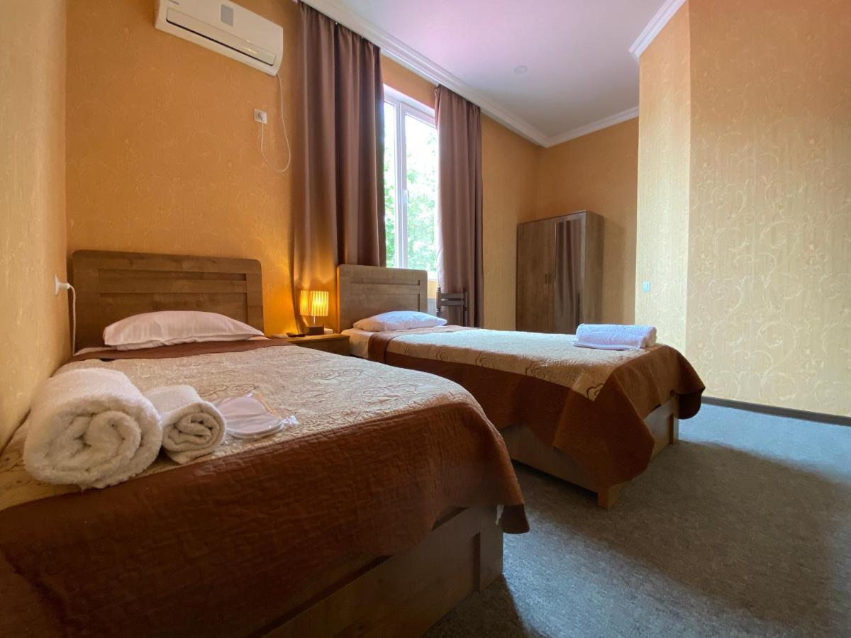 Hotel Shalimar Τυφλίδα Εξωτερικό φωτογραφία