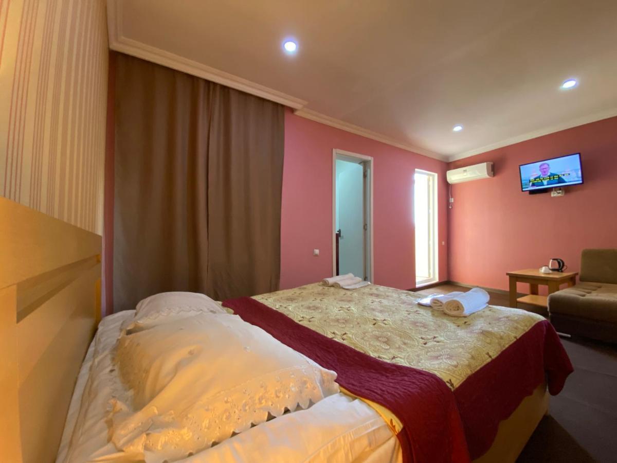 Hotel Shalimar Τυφλίδα Εξωτερικό φωτογραφία