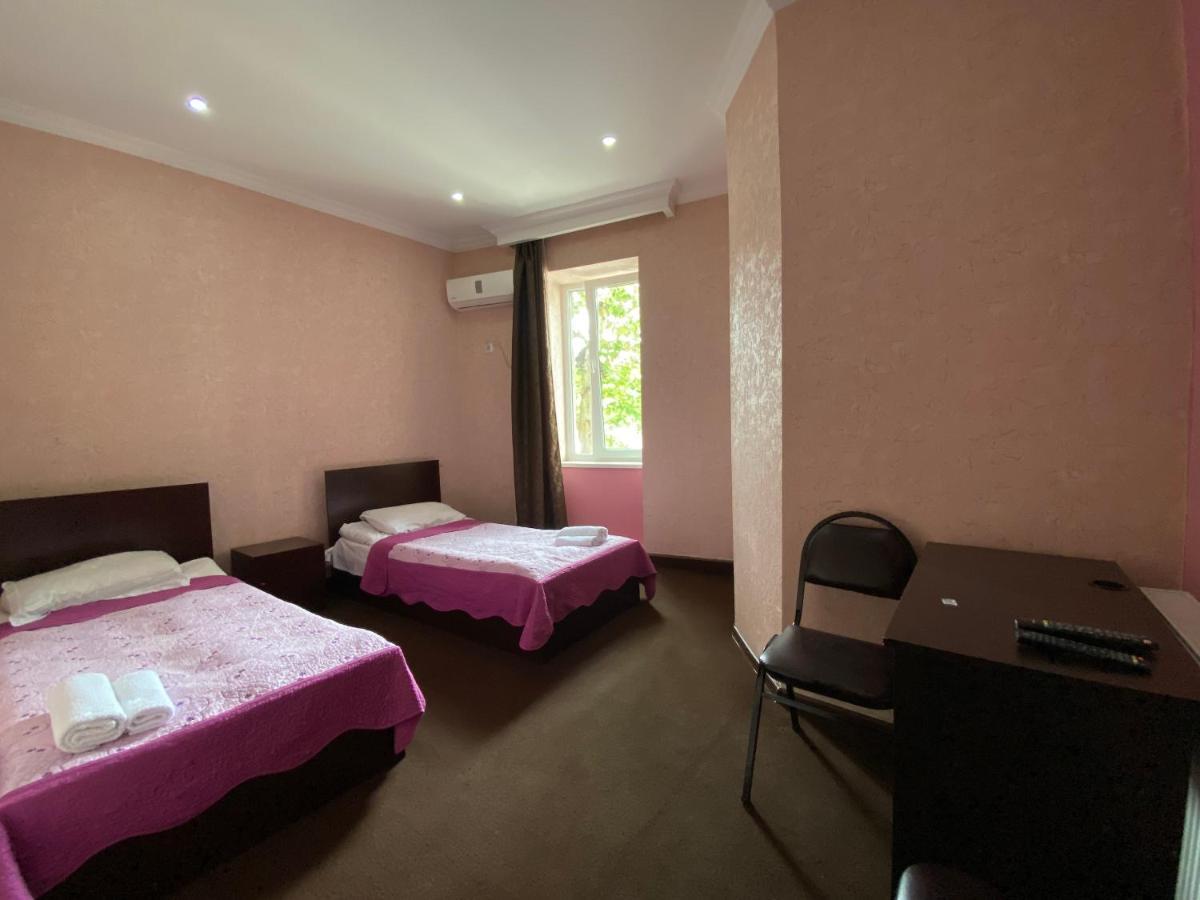 Hotel Shalimar Τυφλίδα Εξωτερικό φωτογραφία
