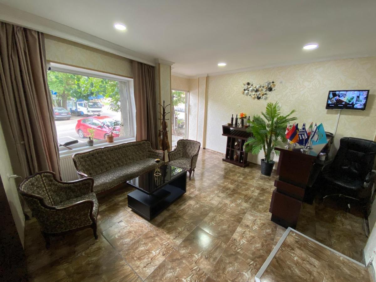 Hotel Shalimar Τυφλίδα Εξωτερικό φωτογραφία