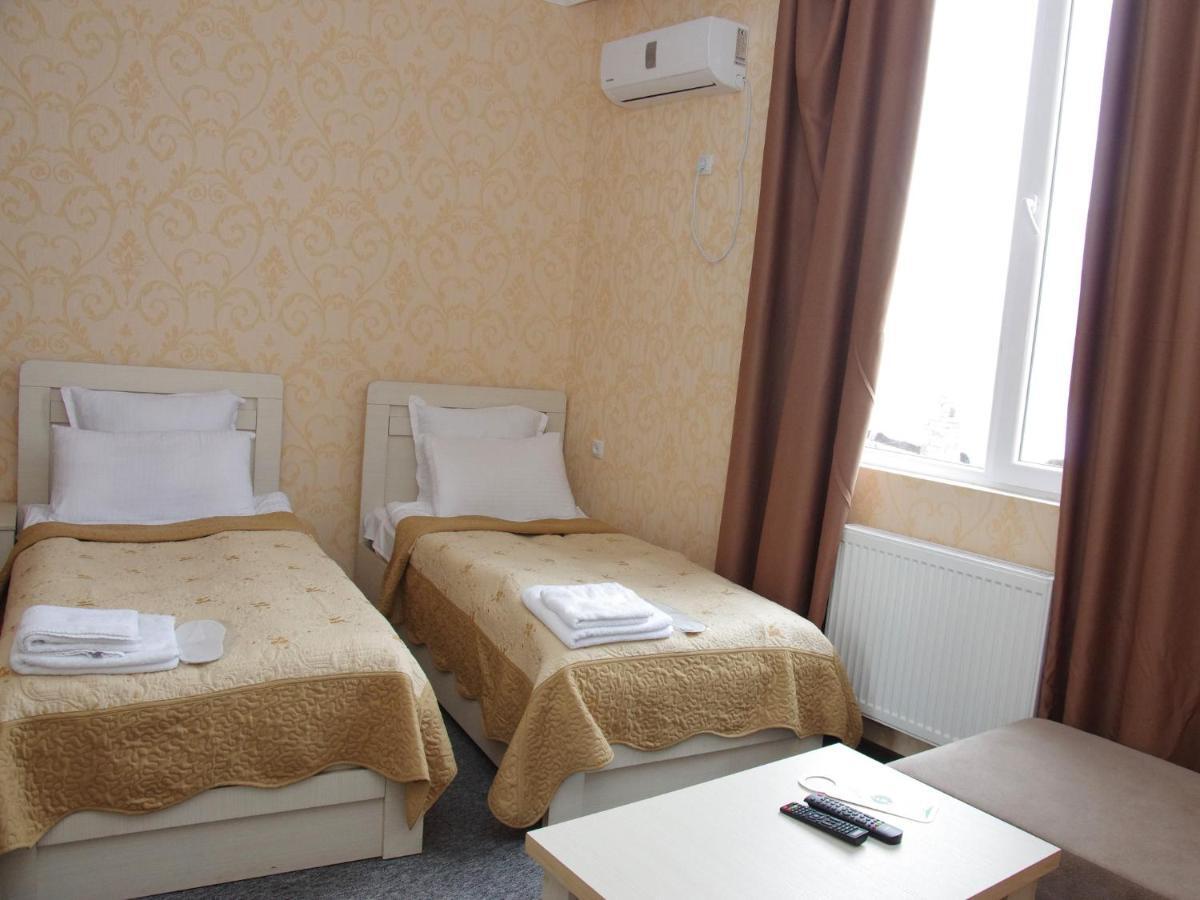 Hotel Shalimar Τυφλίδα Εξωτερικό φωτογραφία