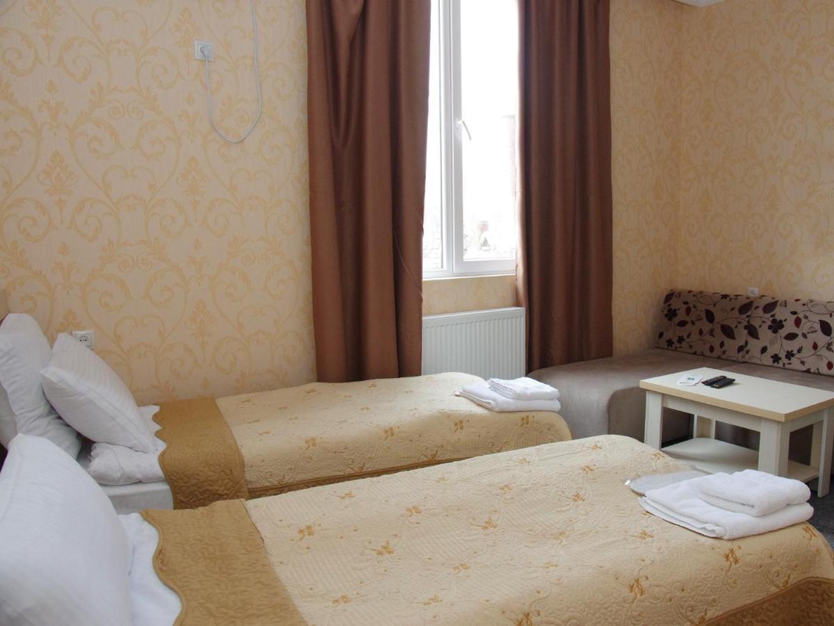 Hotel Shalimar Τυφλίδα Εξωτερικό φωτογραφία